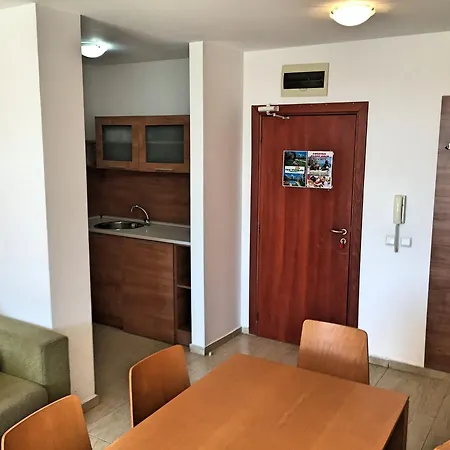тwo-bedroom In Sun Village Eh شقة *